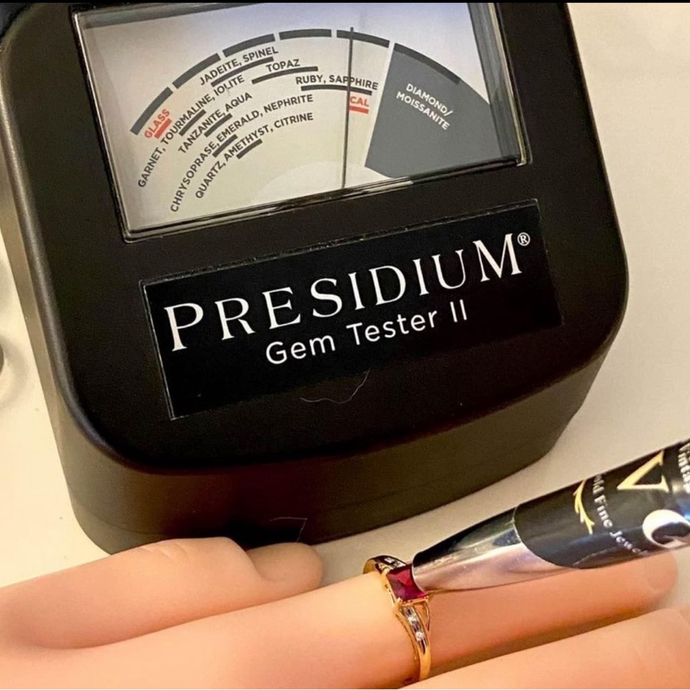 10kt Solid Gold. Genuine Ruby & Cz Estate Ring. S… - image 3